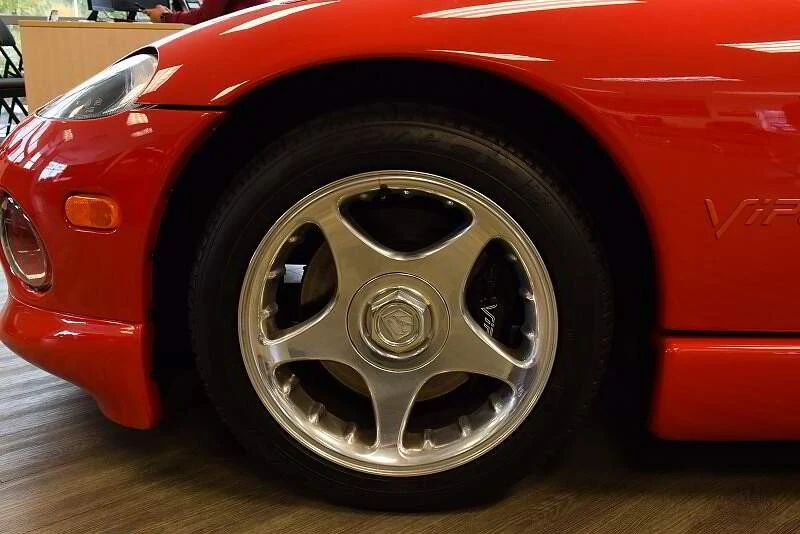 1997 Dodge Viper 2nd Gen - Image 2 of 10