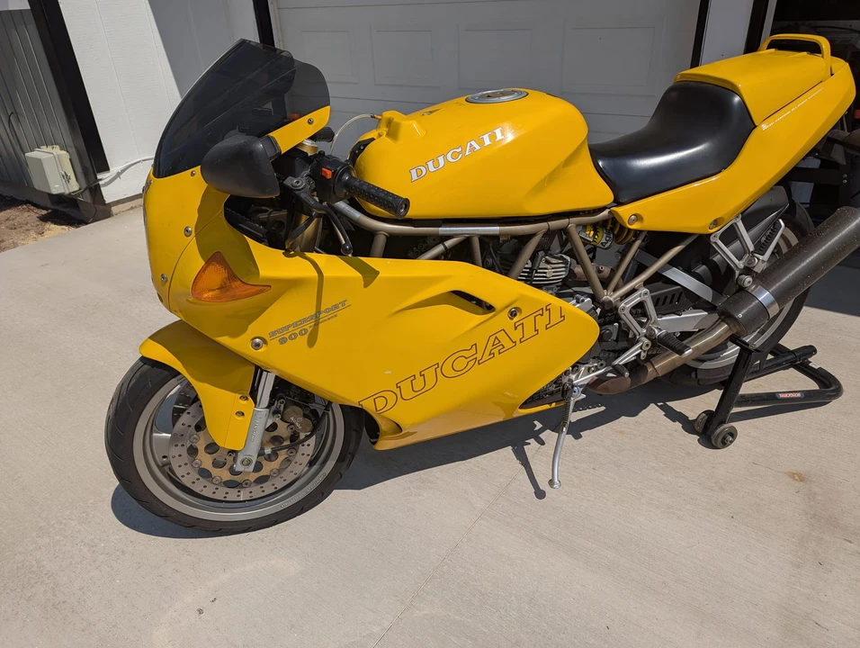 1997 Ducati 750 & 800 & 900 & 1000 - Image 2 of 31