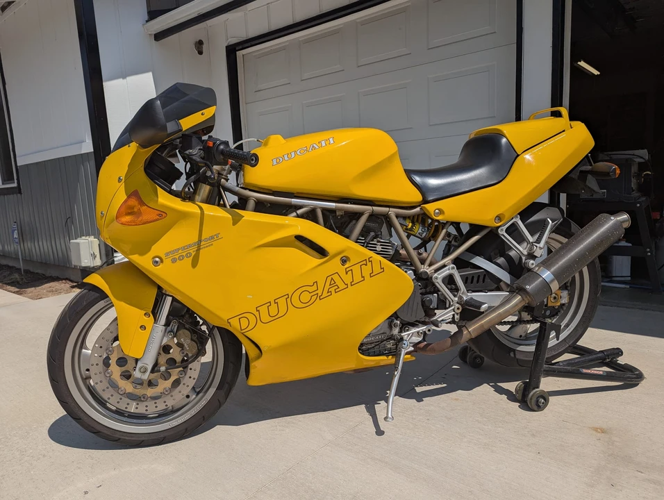 1997 Ducati 750 & 800 & 900 & 1000 - Image 10 of 31