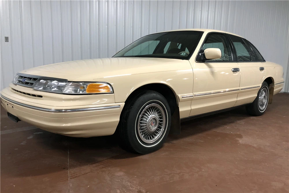 1997 Ford Crown Victoria - Image 2 of 7