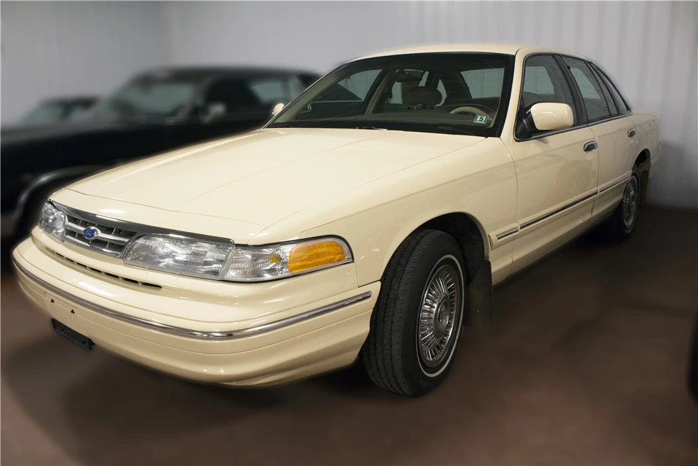 1997 Ford Crown Victoria - Image 5 of 7
