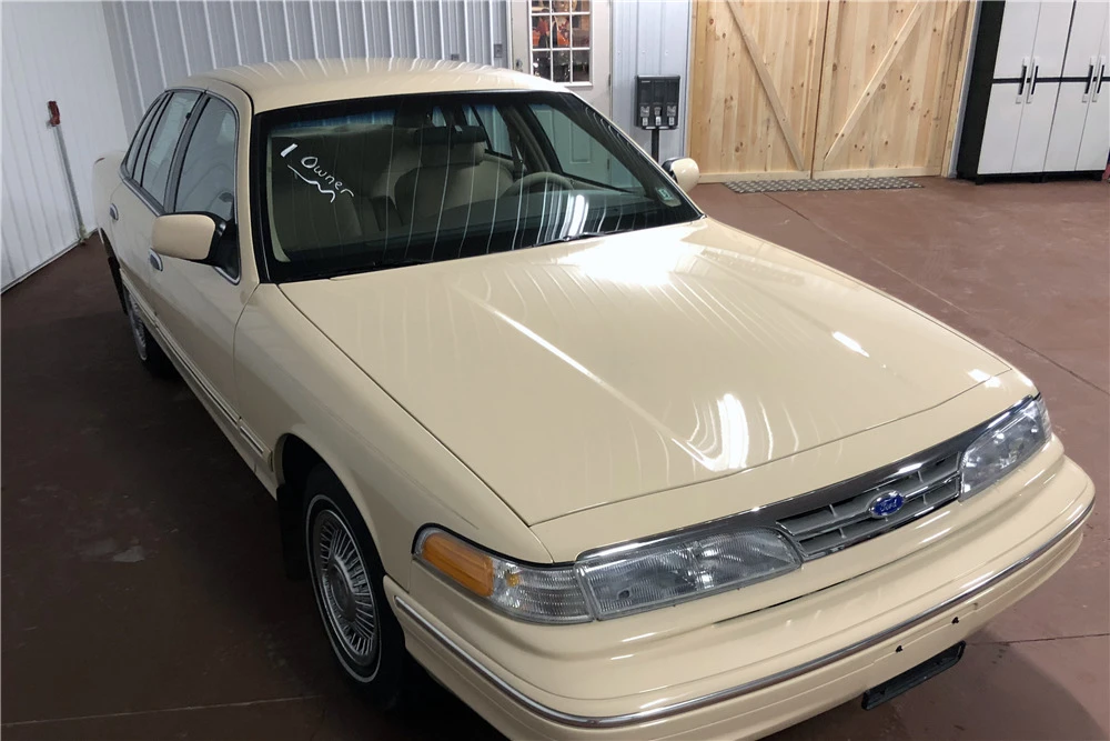 1997 Ford Crown Victoria - Image 6 of 7
