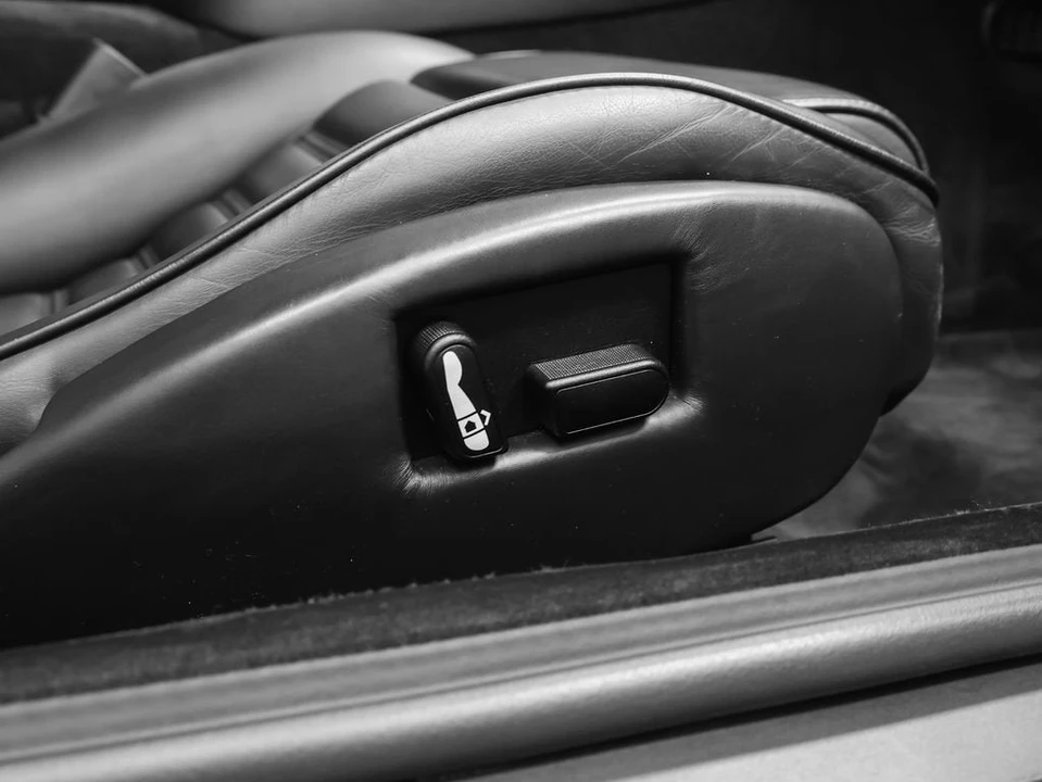 1997 Ferrari 550 Maranello - Image 23 of 31
