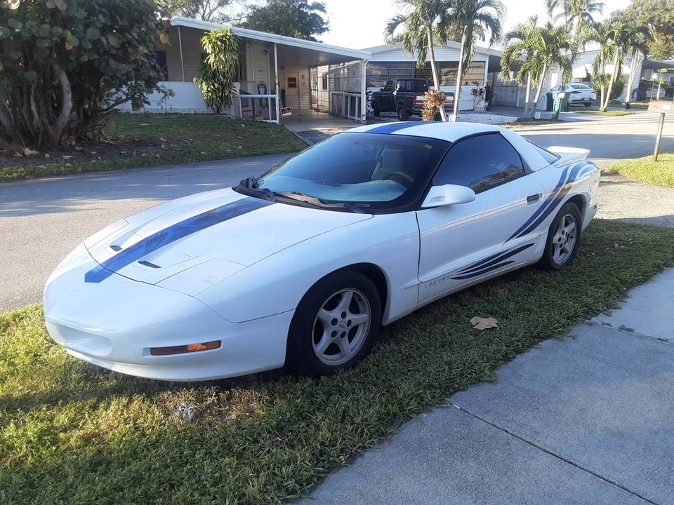 1997 Pontiac Firebird 4th Gen - Image 6 of 6