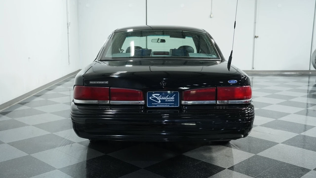 1997 Ford Crown Victoria - Image 10 of 12