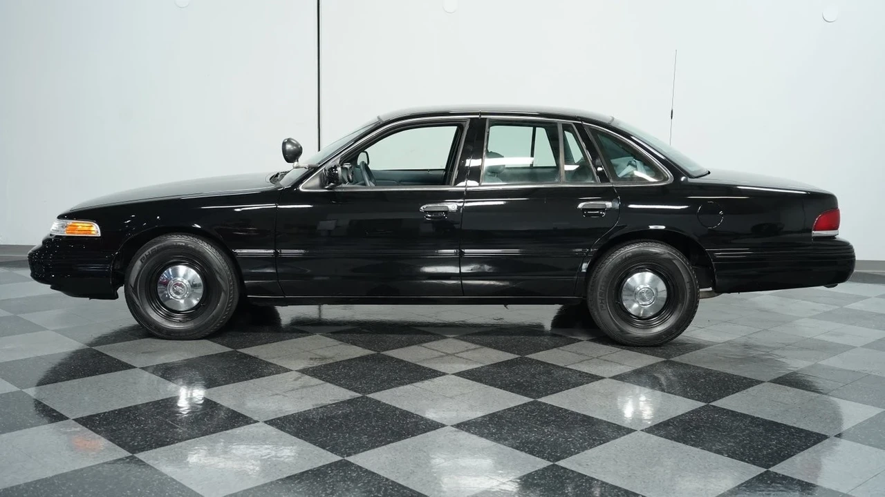1997 Ford Crown Victoria - Image 3 of 12