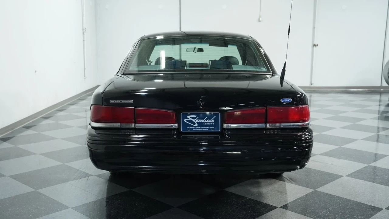 1997 Ford Crown Victoria - Image 10 of 12