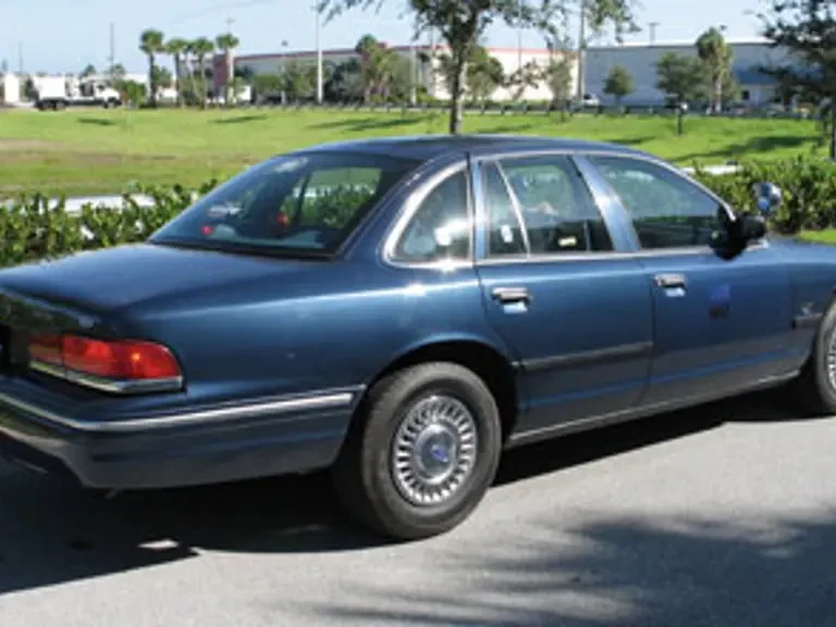 1997 Ford Crown Victoria - Image 3 of 4