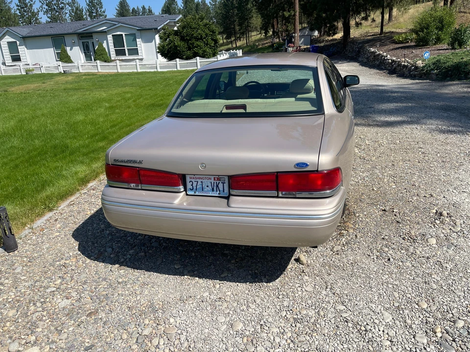 1997 Ford Crown Victoria - Image 16 of 31