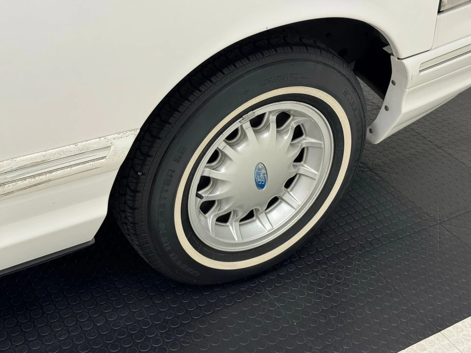 1997 Ford Crown Victoria - Image 18 of 21
