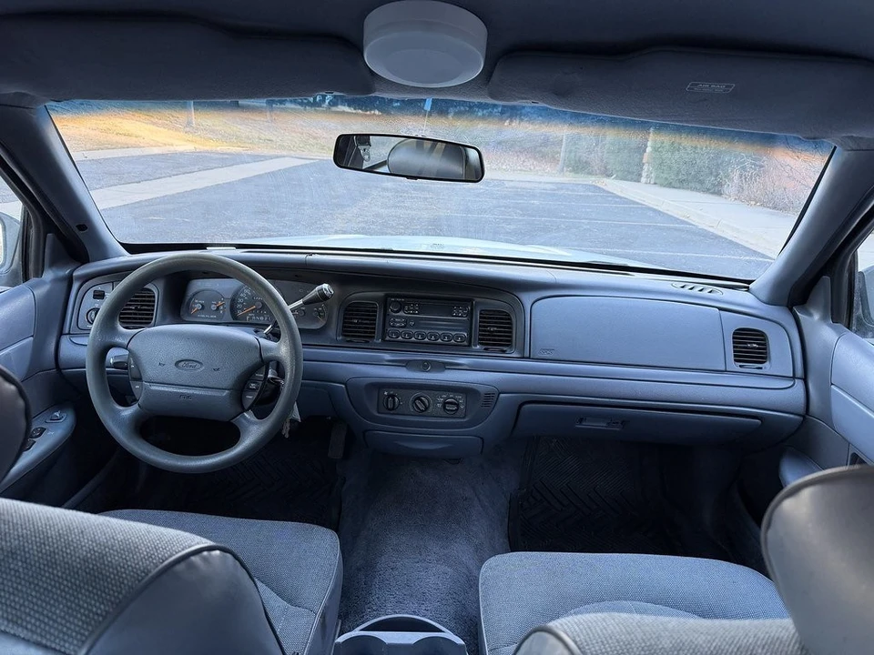 1997 Ford Crown Victoria - Image 17 of 21