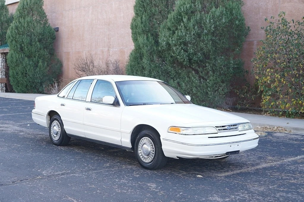 1997 Ford Crown Victoria - Image 6 of 21