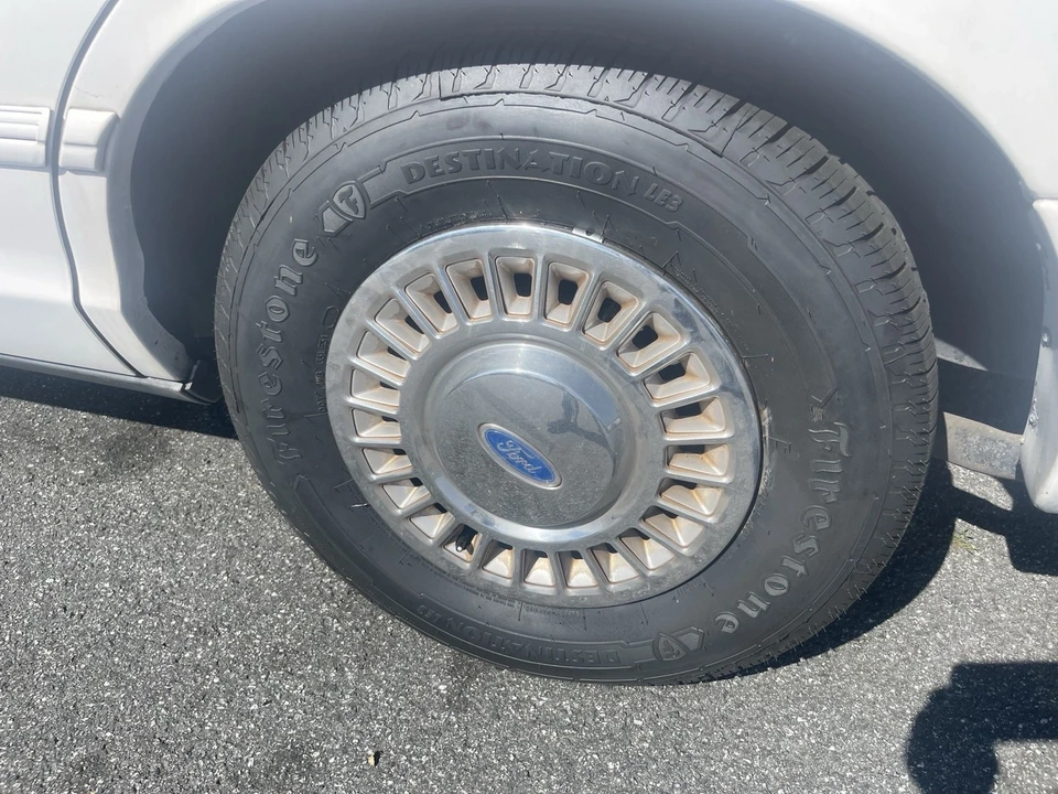 1997 Ford Crown Victoria - Image 6 of 20