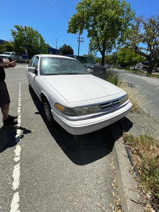 1997 Ford Crown Victoria - Image 2 of 20