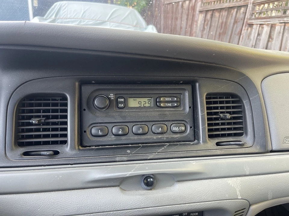 1997 Ford Crown Victoria - Image 14 of 20
