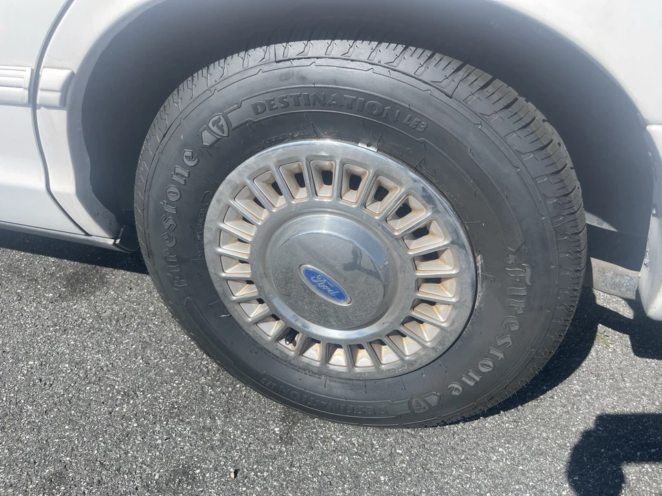 1997 Ford Crown Victoria - Image 7 of 20