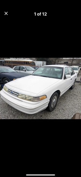 1997 Ford Crown Victoria - Image 4 of 20
