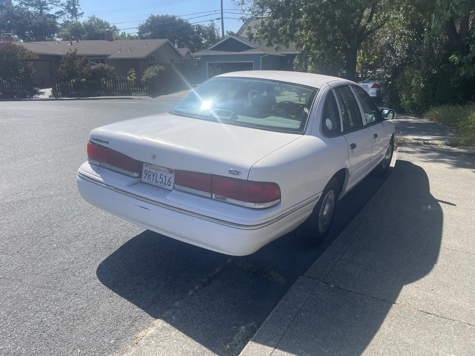 1997 Ford Crown Victoria - Image 8 of 20