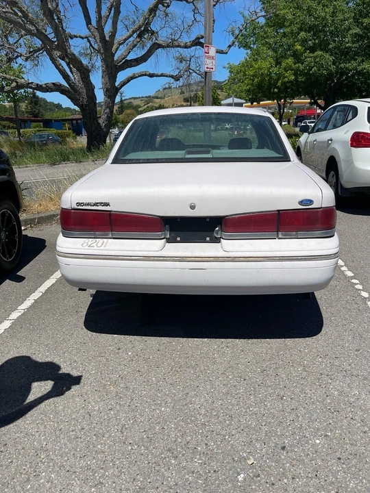 1997 Ford Crown Victoria - Image 2 of 20