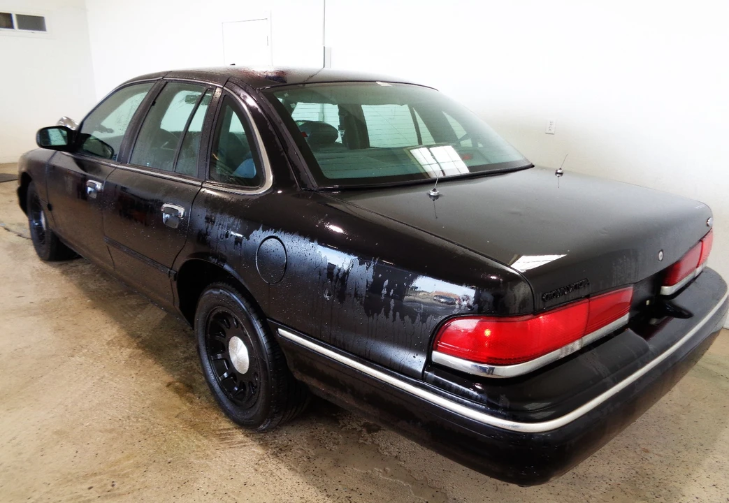 1997 Ford Crown Victoria - Image 4 of 21
