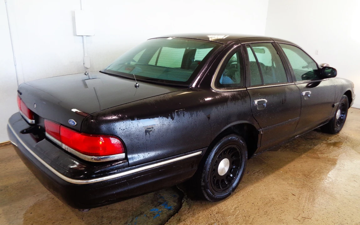 1997 Ford Crown Victoria - Image 3 of 21