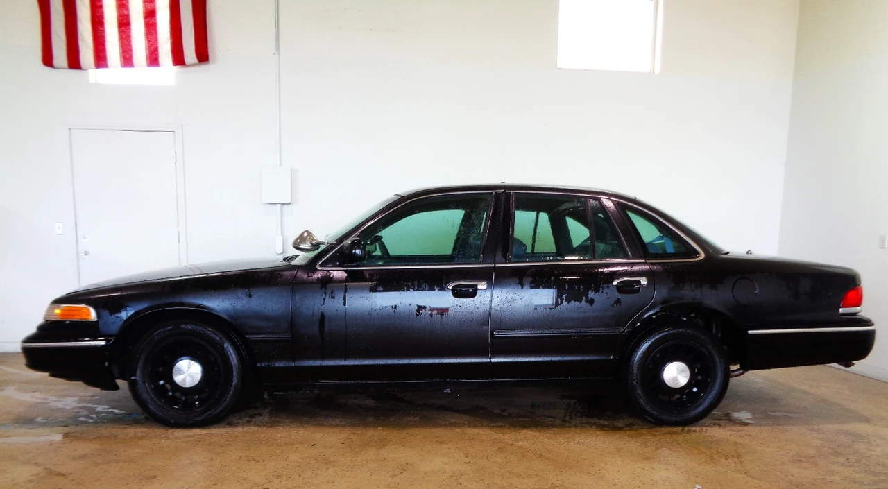 1997 Ford Crown Victoria - Image 5 of 21