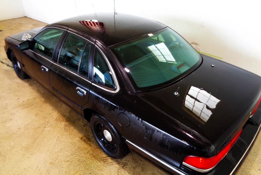 1997 Ford Crown Victoria - Image 8 of 21