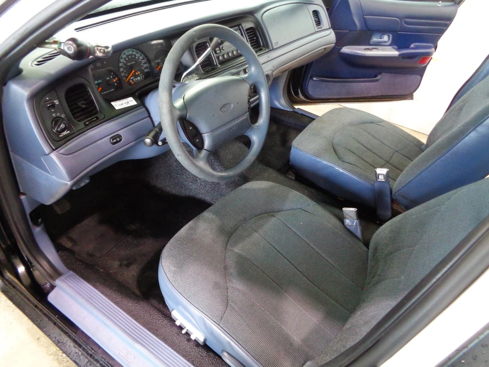 1997 Ford Crown Victoria - Image 12 of 21