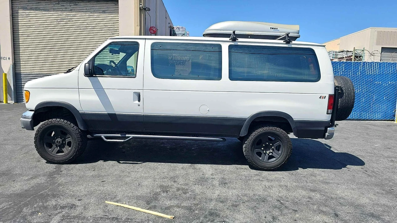 1997 Ford Econoline Van - Image 6 of 21