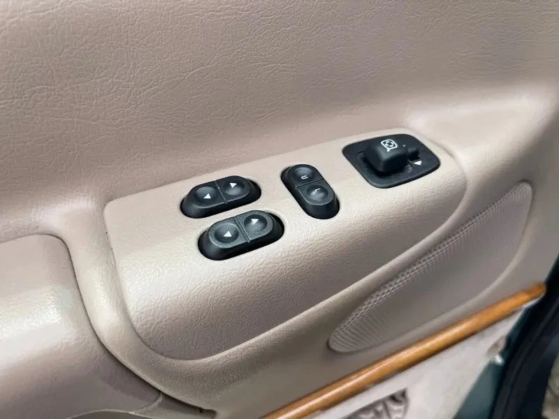 1997 Ford Explorer - Image 25 of 31