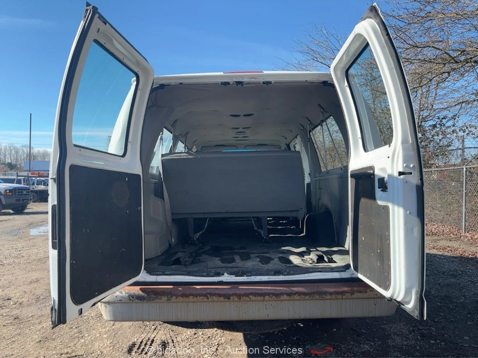 1997 Ford Econoline Van - Image 9 of 12