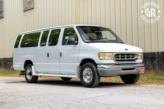 1997 Ford E-350 Club Wagon XLT