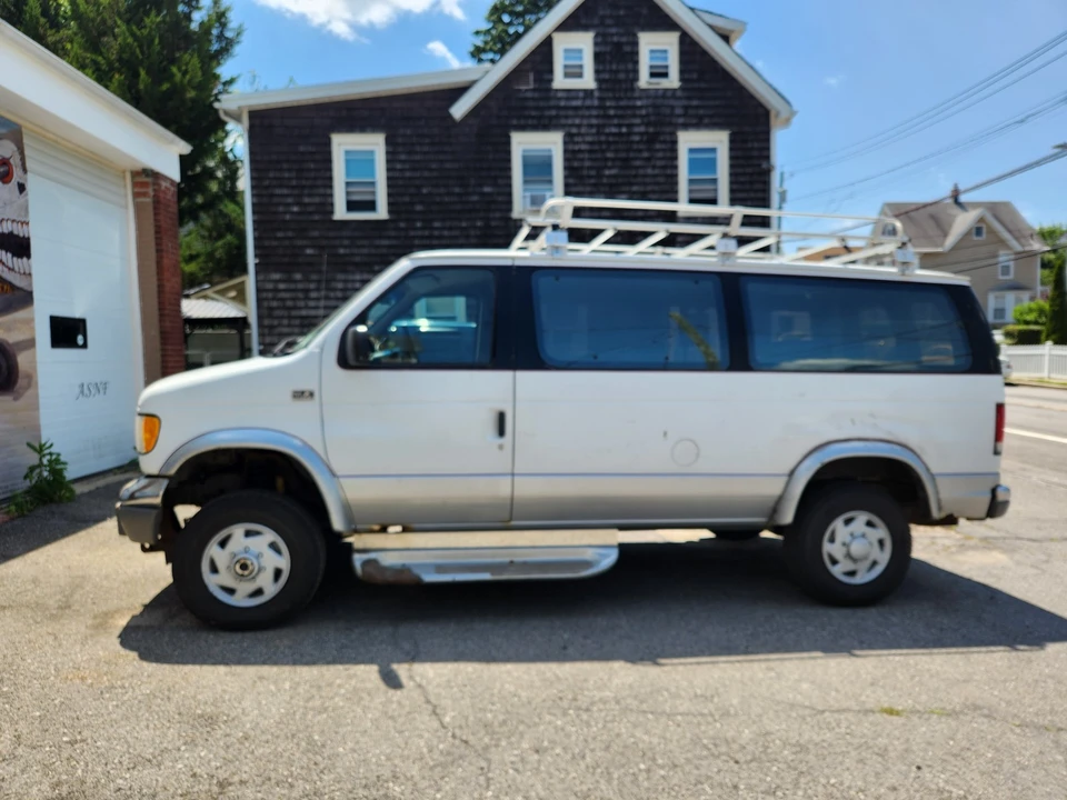 1997 Ford Econoline Van - Image 5 of 27