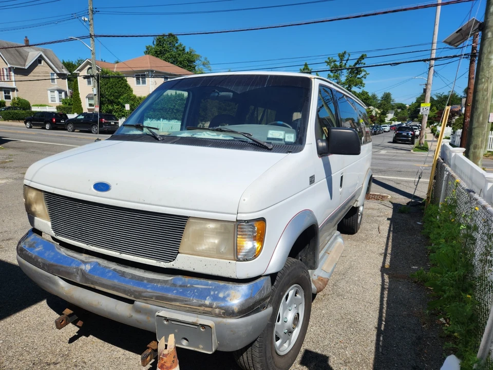 1997 Ford Econoline Van - Image 2 of 27