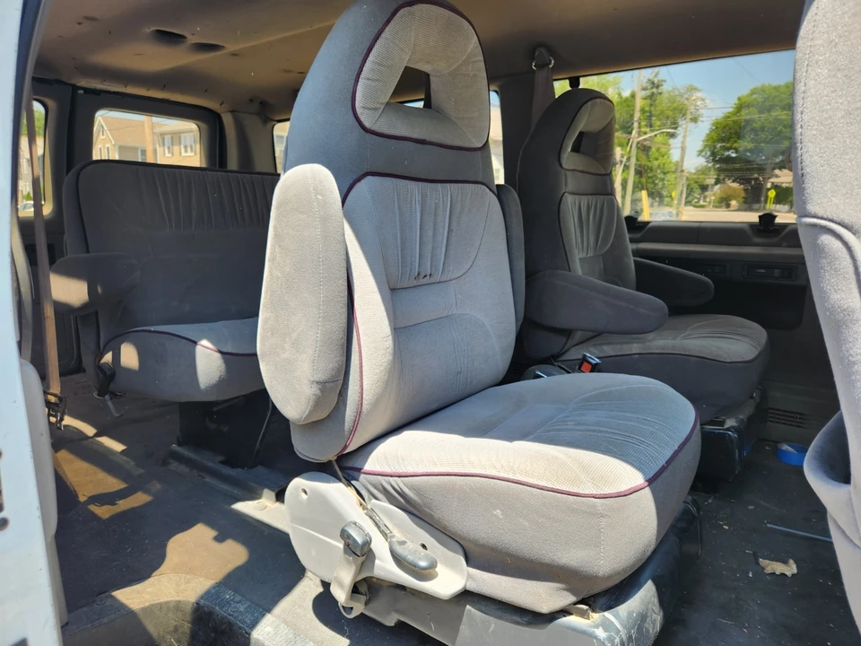 1997 Ford Econoline Van - Image 9 of 27