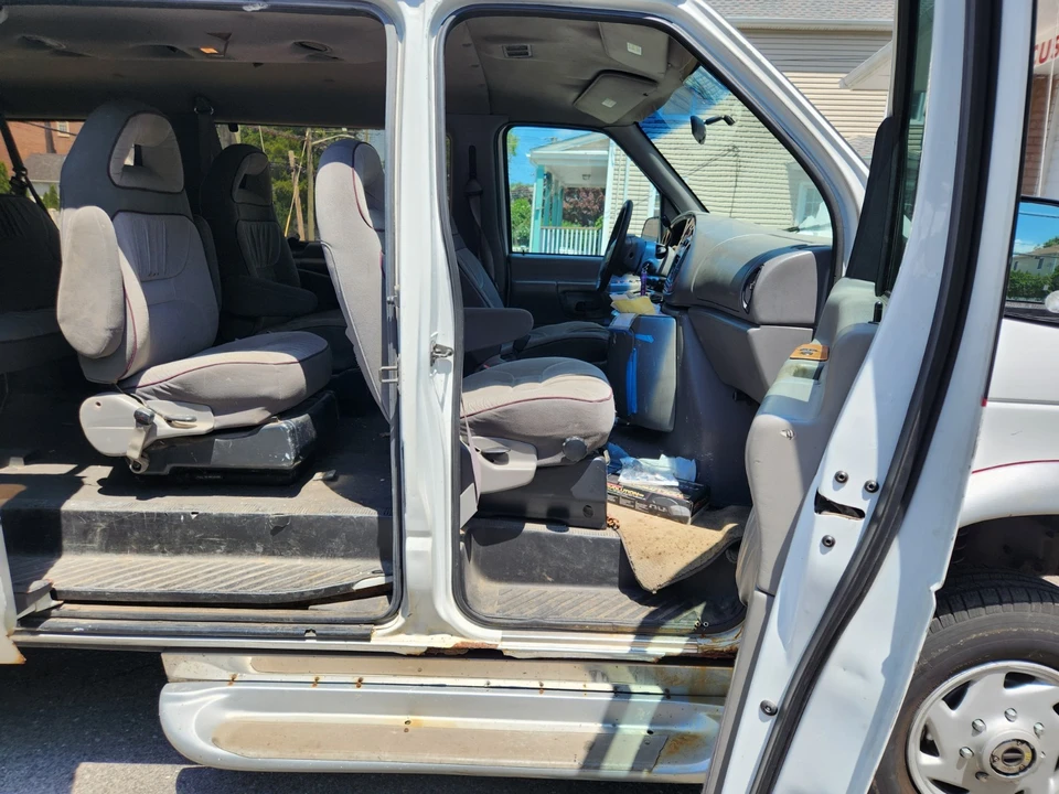 1997 Ford Econoline Van - Image 10 of 27
