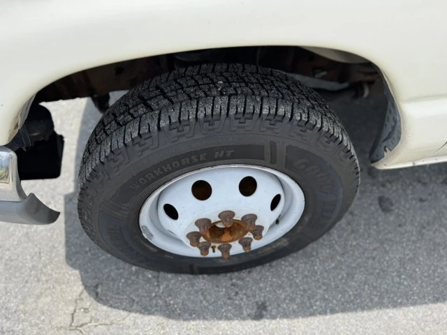1997 Ford Econoline Van - Image 9 of 19