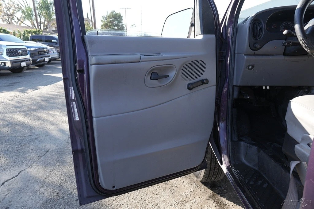 1997 Ford Econoline Van - Image 14 of 21