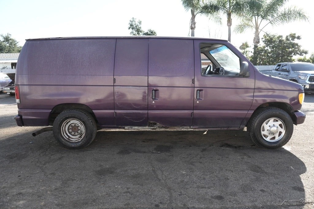1997 Ford Econoline Van - Image 9 of 21
