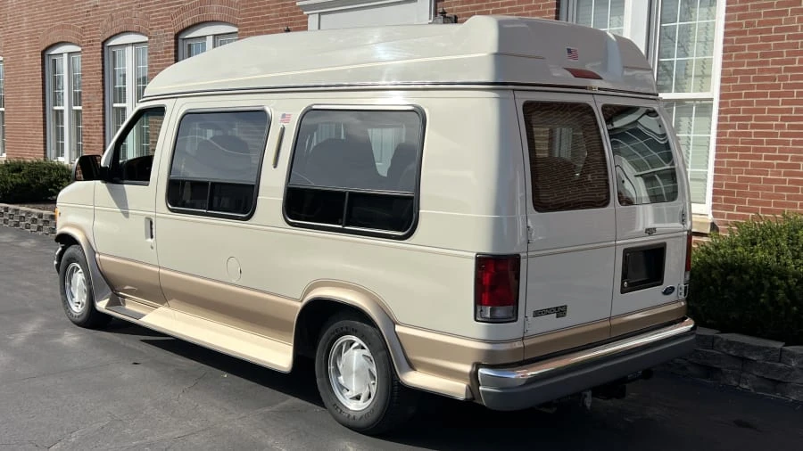 1997 Ford Econoline Van - Image 3 of 12