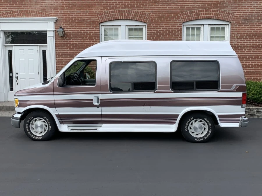1997 Ford Econoline Van - Image 2 of 10