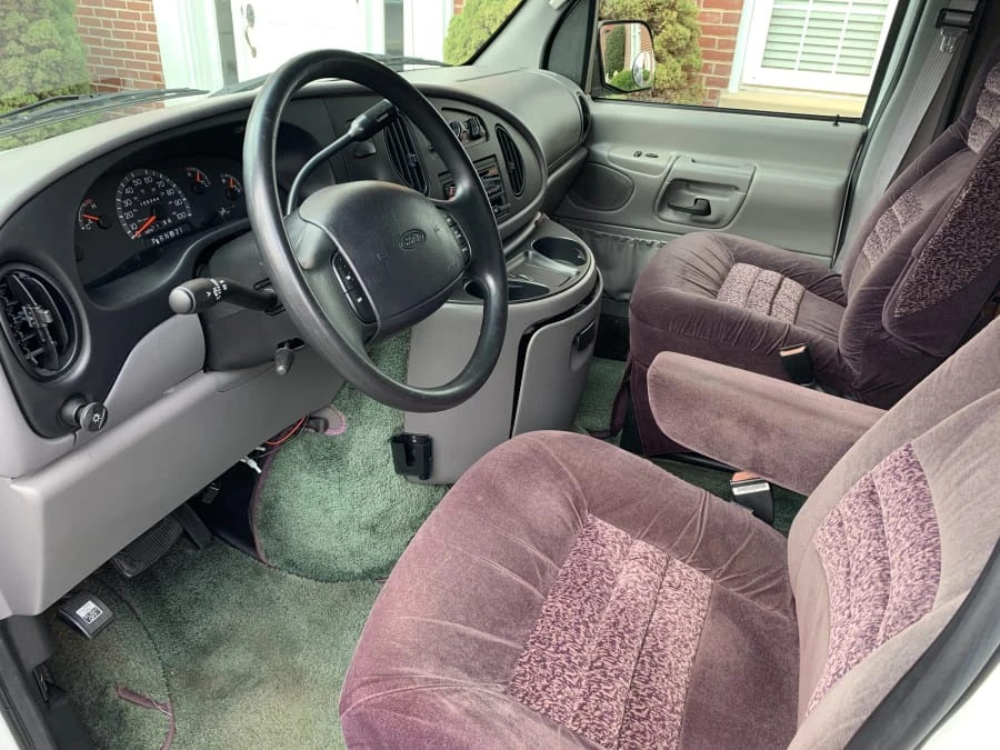 1997 Ford Econoline Van - Image 4 of 10