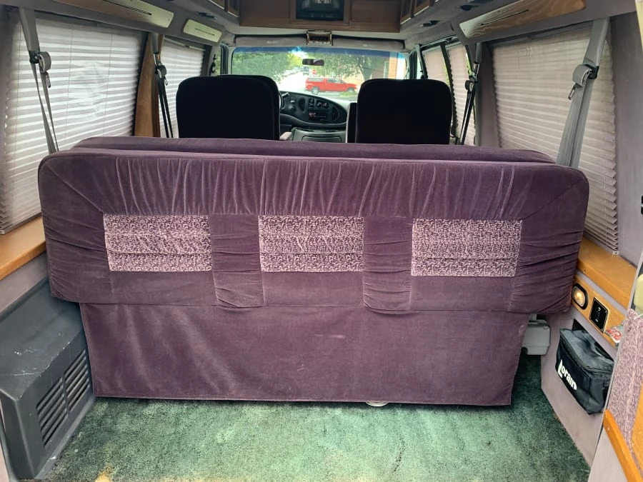 1997 Ford Econoline Van - Image 9 of 10
