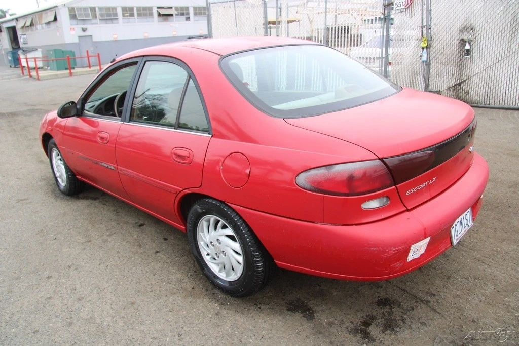1997 Ford Escort (North America) - Image 5 of 21