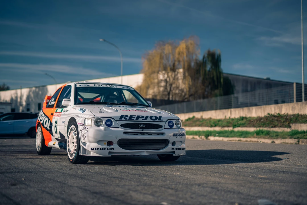 1997 Ford Escort - Image 2 of 21
