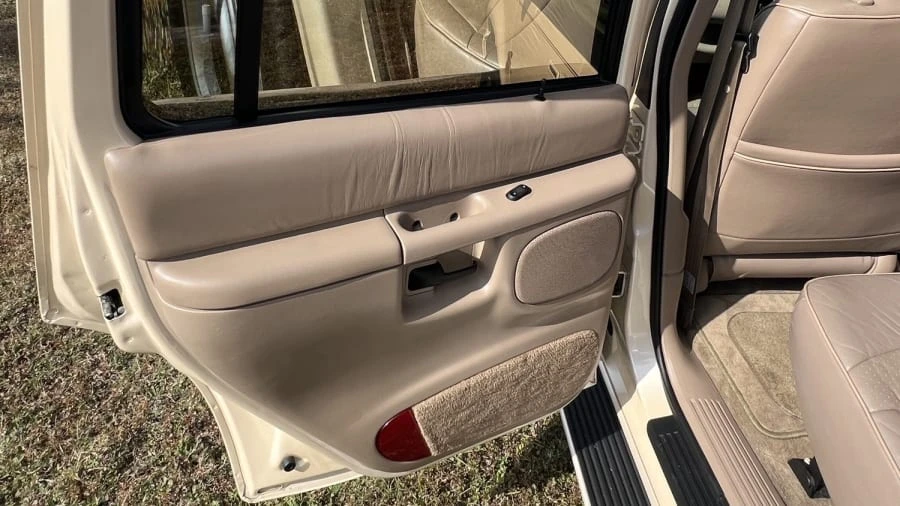 1997 Ford Explorer 2nd Gen - Image 19 of 27