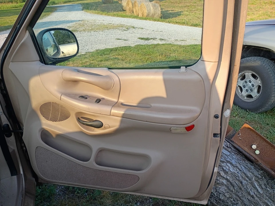 1997 Ford F-150 10th Gen - Image 19 of 28