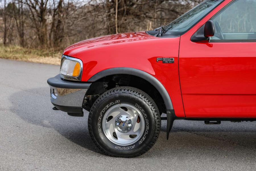 1997 Ford F-150 10th Gen - Image 15 of 31
