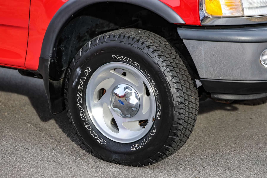 1997 Ford F-150 10th Gen - Image 17 of 31