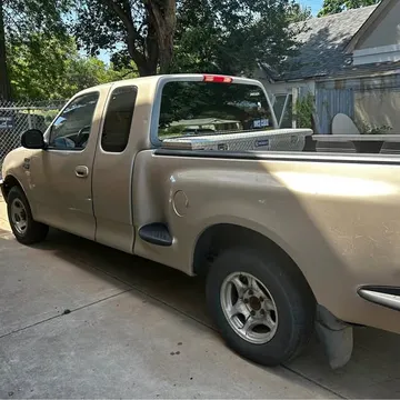 1997 Ford F-150 XL Pickup 2D 8 ft